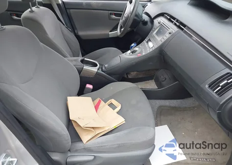 2013 Toyota Prius Three z USA, uszkodzony, nr VIN JTDKN3DU6D5607389